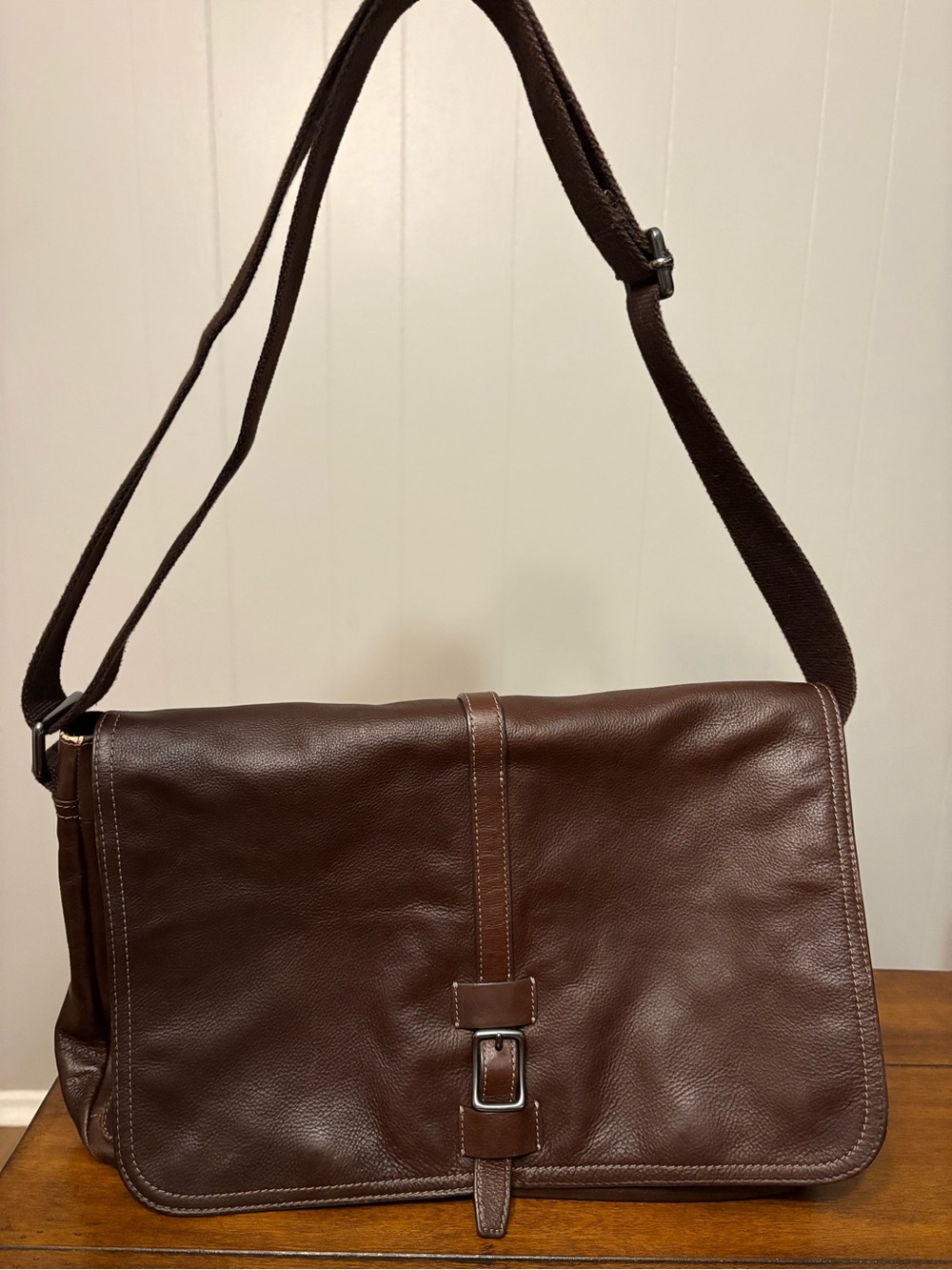 Fossil leather messenger bag adjustable strap